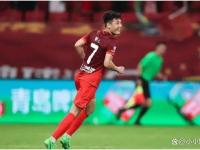 开云体育登录入口-年轻球员大放异彩，成为关注焦点
